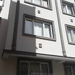Appartement Au Sous Sol No 1
